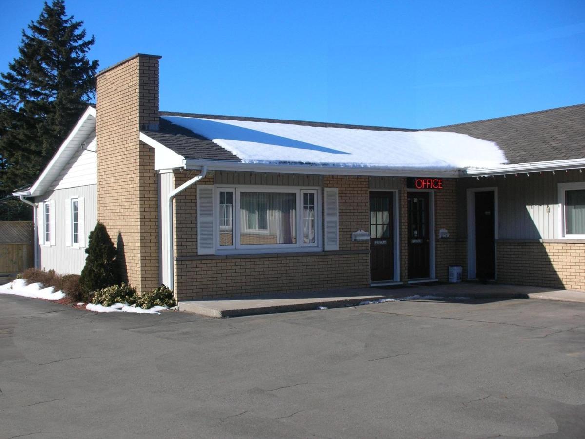 Adams Motel Sault Ste. Marie Eksteriør billede